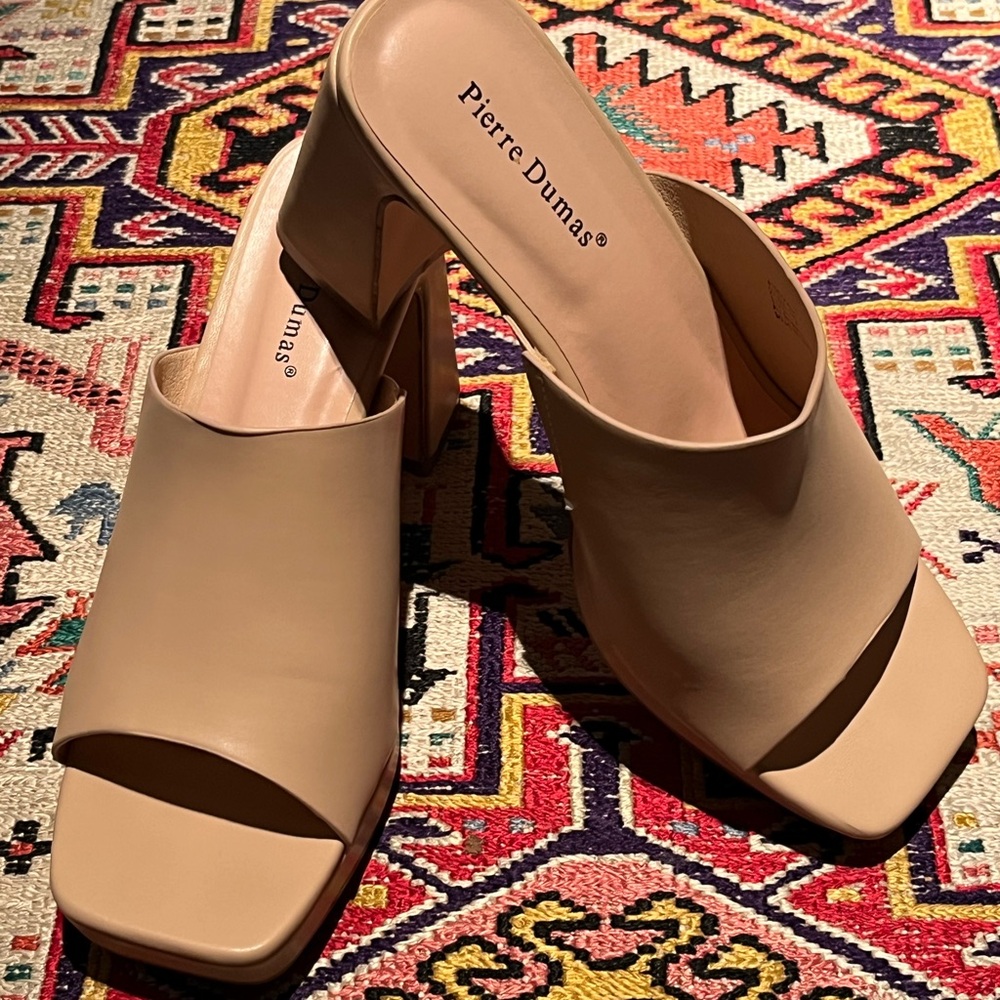 Pierre Dumas sandals.  Size 6. Tan.